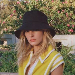 NWT Lack of Color Wave Bucket hat unisex small/medium (58cm) in black